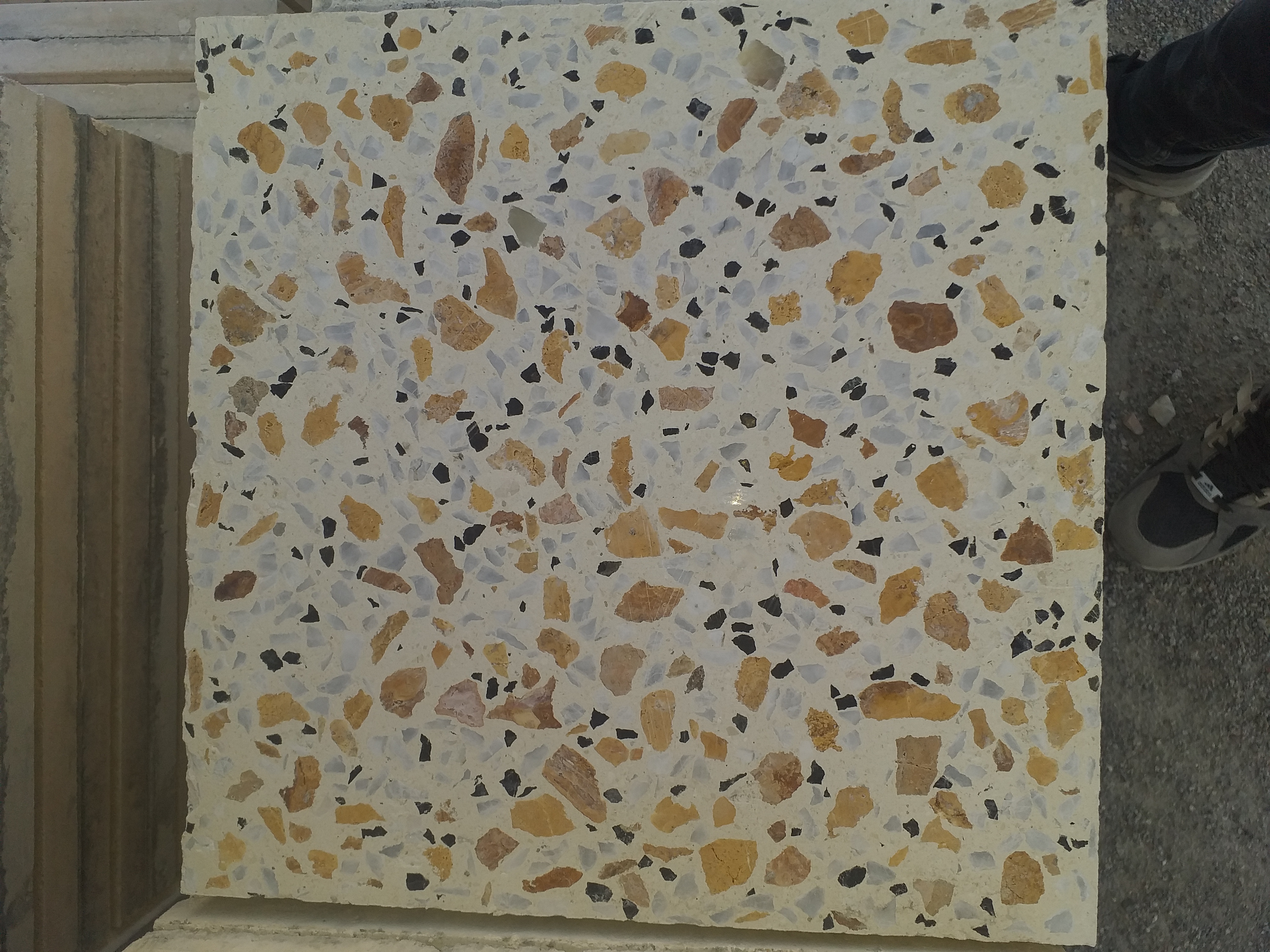 موزاییک 40*40 ساده لیمویی