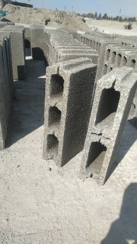بلوک 10*40پوکه ای تمام اتومات سه خانه دارای فاق و زبانه